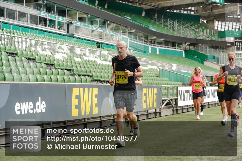 13.09.2026 - 21. swb-Marathon Bremen Michael Burmester http://msf.ph/oto/10448577 13.09.2026 10:30:24 Laufen im Stadion 10141, 10162, 10174, 10183, 10193, 10200, 10218, 10227, 10233, 10253, 10281, 10284, 10304, 10334, 10339, 10348, 10359, 10381, 10392, 10426, 10448, 10452, 10467, 10515, 10537, 10577, 10585, 10588, 10641, 10652, 10684, 10685, 10714, 10734, 10757, 10761, 10763, 10764, 10765, 10780, 10808, 10821, 10822, 10825, 10827, 10837, 10838, 10840, 10862, 10863, 10884, 10886, 10887, 10906, 10966, 10984, 11002, 11038, 11109, 11350, 11379 meine-sportfotos.de