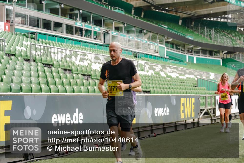 13.09.2026 - 21. swb-Marathon Bremen Michael Burmester http://msf.ph/oto/10448614 13.09.2026 10:30:24 Laufen im Stadion 10141, 10162, 10174, 10183, 10193, 10200, 10218, 10227, 10233, 10253, 10281, 10284, 10304, 10334, 10339, 10348, 10359, 10381, 10392, 10426, 10448, 10452, 10467, 10515, 10537, 10577, 10585, 10588, 10641, 10652, 10684, 10685, 10714, 10734, 10757, 10761, 10763, 10764, 10765, 10780, 10808, 10821, 10822, 10825, 10827, 10837, 10838, 10840, 10862, 10863, 10884, 10886, 10887, 10906, 10966, 10984, 11002, 11038, 11109, 11350, 11379 meine-sportfotos.de
