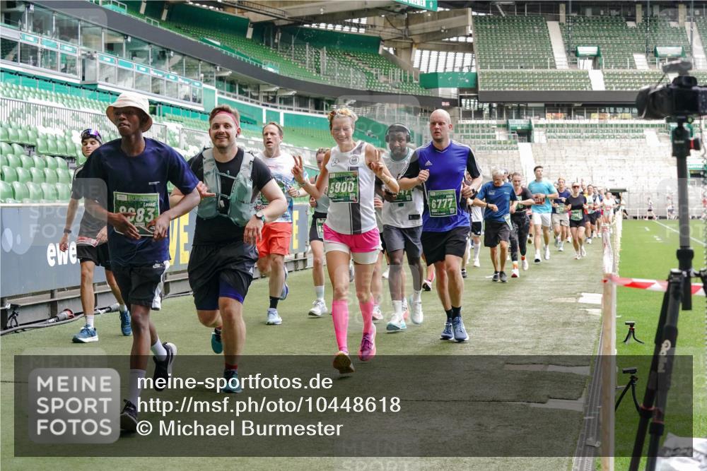 13.09.2026 - 21. swb-Marathon Bremen Michael Burmester http://msf.ph/oto/10448618 13.09.2026 13:08:53 Laufen im Stadion 383, 391, 489, 532, 549, 551, 563, 625, 682, 800, 808, 809, 813, 884, 898, 911, 1025, 1072, 1124, 1150, 1173, 1210, 1285, 1289, 1322, 1364, 1395, 1398, 1532, 1559, 1688, 1831, 1854, 1880, 1899, 2003, 2041, 2208, 2215, 2229, 2243, 2283, 2366, 2380, 2405, 2413, 2429, 2441, 2467, 2471, 2492, 2525, 2565, 2611, 2635, 2692, 2727, 2782, 2802, 2823, 2831, 2841, 2866, 2897, 2930, 2931, 2941, 2949, 3032, 3316, 3327, 3333, 3398, 3437, 3707, 3769, 109 meine-sportfotos.de