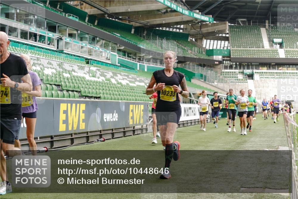 13.09.2026 - 21. swb-Marathon Bremen Michael Burmester http://msf.ph/oto/10448646 13.09.2026 10:30:25 Laufen im Stadion 10141, 10162, 10174, 10183, 10193, 10200, 10218, 10227, 10233, 10253, 10281, 10284, 10304, 10334, 10339, 10348, 10359, 10381, 10392, 10426, 10448, 10452, 10467, 10515, 10537, 10577, 10585, 10588, 10641, 10652, 10684, 10685, 10714, 10734, 10757, 10761, 10763, 10764, 10765, 10780, 10808, 10821, 10822, 10825, 10827, 10837, 10838, 10840, 10862, 10863, 10884, 10886, 10887, 10906, 10966, 10984, 11002, 11038, 11109, 11350, 11379 meine-sportfotos.de