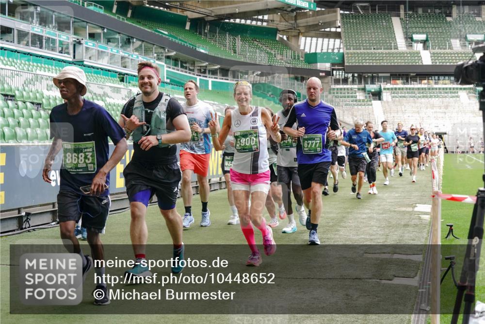 13.09.2026 - 21. swb-Marathon Bremen Michael Burmester http://msf.ph/oto/10448652 13.09.2026 13:08:53 Laufen im Stadion 383, 391, 489, 532, 549, 551, 563, 625, 682, 800, 808, 809, 813, 884, 898, 911, 1025, 1072, 1124, 1150, 1173, 1210, 1285, 1289, 1322, 1364, 1395, 1398, 1532, 1559, 1688, 1831, 1854, 1880, 1899, 2003, 2041, 2208, 2215, 2229, 2243, 2283, 2366, 2380, 2405, 2413, 2429, 2441, 2467, 2471, 2492, 2525, 2565, 2611, 2635, 2692, 2727, 2782, 2802, 2823, 2831, 2841, 2866, 2897, 2930, 2931, 2941, 2949, 3032, 3316, 3327, 3333, 3398, 3437, 3707, 3769, 109 meine-sportfotos.de