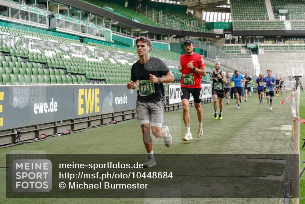 13.09.2026 - 21. swb-Marathon Bremen Michael Burmester http://msf.ph/oto/10448684 13.09.2026 12:47:55 Laufen im Stadion 382, 384, 538, 604, 621, 826, 868, 889, 1349, 1554, 1872, 1925, 2021, 2266, 2538, 2605, 2646, 2809, 2844, 2956, 3110, 3118, 3127, 3196, 3242, 3284, 3297, 3424, 3466, 3520, 3794, 3910, 4025, 4236, 4239, 4614, 4712, 4729, 4777, 4808, 4992, 5725, 5803, 5976, 6025, 6053, 6058, 6686, 6708, 6784, 6815, 6951, 7064, 7102, 7399, 7538, 7636, 7803, 7814, 7871, 8060, 8334, 8611, 8621, 8706, 8877, 8973, 8980, 8981, 8983, 9010, 9061, 9429, 9544, 9689, 9813, 9918, 13034 meine-sportfotos.de