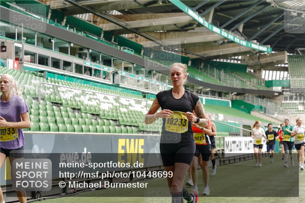 13.09.2026 - 21. swb-Marathon Bremen Michael Burmester http://msf.ph/oto/10448699 13.09.2026 10:30:26 Laufen im Stadion 10141, 10162, 10174, 10183, 10193, 10200, 10218, 10227, 10233, 10253, 10281, 10284, 10304, 10334, 10339, 10359, 10381, 10392, 10426, 10448, 10452, 10467, 10515, 10537, 10577, 10585, 10588, 10641, 10652, 10684, 10685, 10714, 10734, 10757, 10761, 10763, 10764, 10765, 10780, 10808, 10821, 10822, 10825, 10827, 10837, 10838, 10840, 10862, 10863, 10884, 10886, 10887, 10906, 10966, 10984, 11002, 11038, 11109, 11350, 11379 meine-sportfotos.de