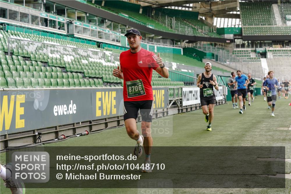 13.09.2026 - 21. swb-Marathon Bremen Michael Burmester http://msf.ph/oto/10448710 13.09.2026 12:47:57 Laufen im Stadion 382, 384, 604, 621, 826, 868, 889, 1349, 1554, 1872, 1925, 2021, 2266, 2538, 2605, 2646, 2809, 2844, 2956, 3110, 3118, 3127, 3196, 3242, 3284, 3297, 3424, 3466, 3520, 3794, 3910, 4025, 4236, 4239, 4614, 4712, 4729, 4777, 4808, 4992, 5725, 5803, 5976, 6025, 6053, 6058, 6686, 6708, 6784, 6815, 6951, 7064, 7102, 7399, 7538, 7636, 7803, 7814, 7871, 8060, 8334, 8611, 8621, 8706, 8877, 8973, 8980, 8981, 8983, 9010, 9061, 9429, 9544, 9689, 9813, 9918 meine-sportfotos.de