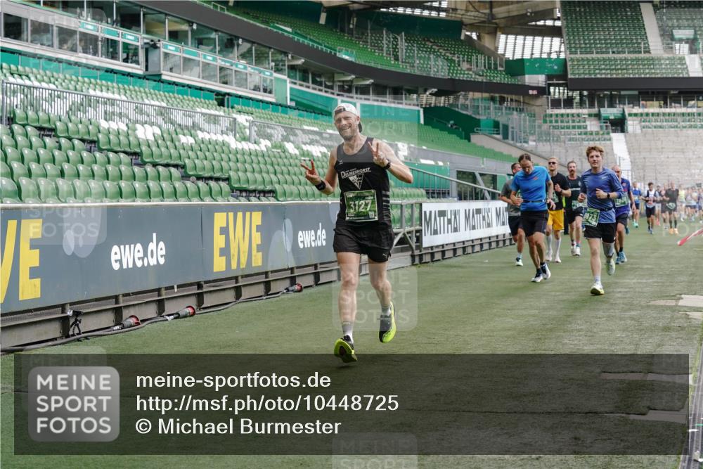 13.09.2026 - 21. swb-Marathon Bremen Michael Burmester http://msf.ph/oto/10448725 13.09.2026 12:47:58 Laufen im Stadion 382, 384, 604, 621, 826, 868, 889, 1349, 1554, 1872, 1925, 2021, 2266, 2538, 2605, 2646, 2844, 2956, 3110, 3118, 3127, 3196, 3242, 3284, 3297, 3424, 3466, 3520, 3794, 3910, 4025, 4236, 4239, 4614, 4712, 4729, 4777, 4808, 4992, 5725, 5803, 5976, 6025, 6053, 6058, 6686, 6708, 6784, 6815, 6951, 7064, 7102, 7399, 7538, 7636, 7803, 7814, 7871, 8060, 8334, 8611, 8621, 8706, 8877, 8973, 8980, 8981, 8983, 9010, 9035, 9061, 9429, 9544, 9689, 9813, 9918 meine-sportfotos.de
