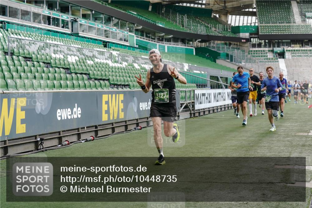 13.09.2026 - 21. swb-Marathon Bremen Michael Burmester http://msf.ph/oto/10448735 13.09.2026 12:47:58 Laufen im Stadion 382, 384, 604, 621, 826, 868, 889, 1349, 1554, 1872, 1925, 2021, 2266, 2538, 2605, 2646, 2844, 2956, 3110, 3118, 3127, 3196, 3242, 3284, 3297, 3424, 3466, 3520, 3794, 3910, 4025, 4236, 4239, 4614, 4712, 4729, 4777, 4808, 4992, 5725, 5803, 5976, 6025, 6053, 6058, 6686, 6708, 6784, 6815, 6951, 7064, 7102, 7399, 7538, 7636, 7803, 7814, 7871, 8060, 8334, 8611, 8621, 8706, 8877, 8973, 8980, 8981, 8983, 9010, 9035, 9061, 9429, 9544, 9689, 9813, 9918 meine-sportfotos.de