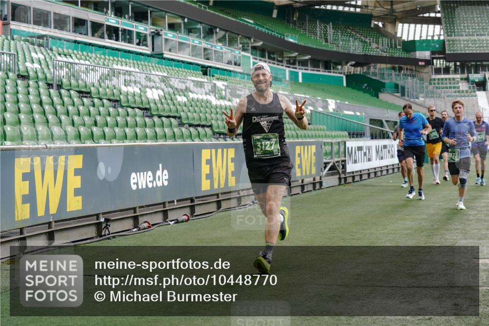 13.09.2026 - 21. swb-Marathon Bremen Michael Burmester http://msf.ph/oto/10448770 13.09.2026 12:47:59 Laufen im Stadion 382, 384, 604, 621, 826, 868, 889, 1349, 1554, 1872, 1925, 2021, 2266, 2538, 2605, 2646, 2844, 2956, 3110, 3118, 3127, 3196, 3242, 3284, 3297, 3424, 3466, 3520, 3794, 3910, 4025, 4236, 4239, 4614, 4712, 4729, 4732, 4777, 4808, 4992, 5725, 5803, 5976, 6025, 6053, 6058, 6686, 6708, 6784, 6815, 6951, 7064, 7102, 7399, 7538, 7636, 7803, 7814, 7871, 8060, 8334, 8611, 8621, 8706, 8877, 8973, 8980, 8981, 8983, 9010, 9035, 9061, 9429, 9544, 9689, 9813, 9918 meine-sportfotos.de