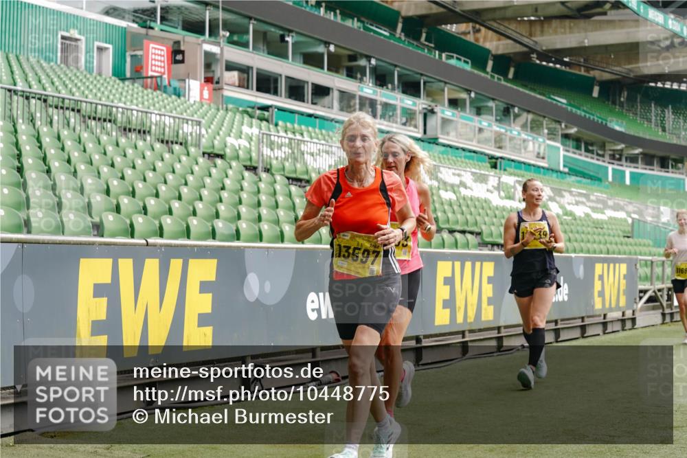 13.09.2026 - 21. swb-Marathon Bremen Michael Burmester http://msf.ph/oto/10448775 13.09.2026 10:30:28 Laufen im Stadion 10141, 10162, 10174, 10183, 10193, 10218, 10227, 10233, 10253, 10281, 10284, 10304, 10334, 10339, 10359, 10381, 10392, 10426, 10448, 10452, 10467, 10515, 10537, 10577, 10585, 10588, 10641, 10652, 10684, 10685, 10714, 10734, 10757, 10761, 10763, 10764, 10765, 10780, 10808, 10821, 10822, 10825, 10827, 10837, 10838, 10840, 10862, 10863, 10884, 10886, 10887, 10906, 10966, 10984, 11002, 11038, 11109, 11350, 11379 meine-sportfotos.de