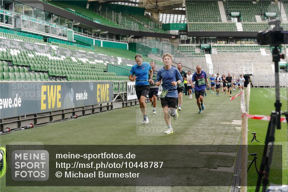 13.09.2026 - 21. swb-Marathon Bremen Michael Burmester http://msf.ph/oto/10448787 13.09.2026 12:48:00 Laufen im Stadion 382, 384, 604, 621, 826, 868, 889, 1349, 1554, 1872, 1925, 2021, 2266, 2538, 2605, 2646, 2844, 2956, 3110, 3118, 3127, 3196, 3242, 3284, 3297, 3424, 3466, 3520, 3794, 3910, 4025, 4236, 4239, 4614, 4712, 4729, 4732, 4777, 4808, 4992, 5725, 5803, 5976, 6025, 6053, 6058, 6686, 6708, 6784, 6815, 6951, 7064, 7102, 7399, 7538, 7636, 7803, 7814, 7871, 8060, 8334, 8611, 8621, 8706, 8877, 8973, 8980, 8981, 8983, 9010, 9035, 9061, 9429, 9544, 9689, 9813, 9918 meine-sportfotos.de
