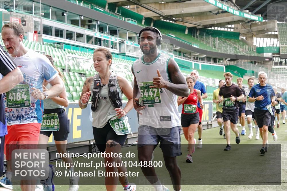 13.09.2026 - 21. swb-Marathon Bremen Michael Burmester http://msf.ph/oto/10448800 13.09.2026 13:08:56 Laufen im Stadion 383, 391, 532, 549, 551, 563, 625, 682, 800, 808, 809, 813, 884, 898, 911, 1025, 1072, 1124, 1150, 1173, 1210, 1285, 1289, 1322, 1364, 1395, 1398, 1532, 1559, 1688, 1831, 1880, 1899, 2003, 2041, 2208, 2215, 2229, 2243, 2366, 2380, 2405, 2413, 2429, 2441, 2467, 2471, 2492, 2525, 2565, 2594, 2611, 2635, 2692, 2727, 2782, 2802, 2823, 2831, 2841, 2866, 2897, 2930, 2931, 2941, 2949, 3032, 3316, 3327, 3333, 3398, 3437, 3707, 3769, 109 meine-sportfotos.de