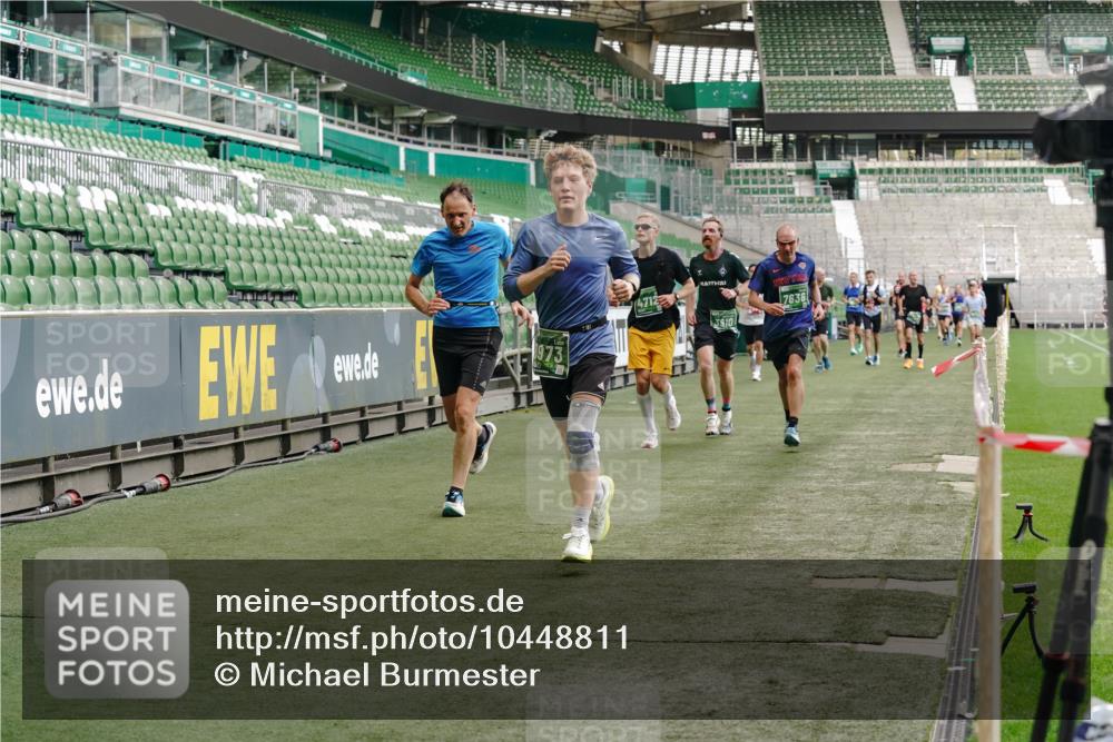 13.09.2026 - 21. swb-Marathon Bremen Michael Burmester http://msf.ph/oto/10448811 13.09.2026 12:48:00 Laufen im Stadion 382, 384, 604, 621, 826, 868, 889, 1349, 1554, 1872, 1925, 2021, 2266, 2538, 2605, 2646, 2844, 2956, 3110, 3118, 3127, 3196, 3242, 3284, 3297, 3424, 3466, 3520, 3794, 3910, 4025, 4236, 4239, 4614, 4712, 4729, 4732, 4777, 4808, 4992, 5725, 5803, 5976, 6025, 6053, 6058, 6686, 6708, 6784, 6815, 6951, 7064, 7102, 7399, 7538, 7636, 7803, 7814, 7871, 8060, 8334, 8611, 8621, 8706, 8877, 8973, 8980, 8981, 8983, 9010, 9035, 9061, 9429, 9544, 9689, 9813, 9918 meine-sportfotos.de