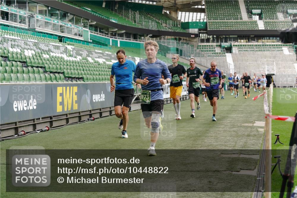 13.09.2026 - 21. swb-Marathon Bremen Michael Burmester http://msf.ph/oto/10448822 13.09.2026 12:48:01 Laufen im Stadion 382, 384, 621, 826, 868, 889, 1349, 1554, 1872, 1925, 2021, 2266, 2538, 2605, 2646, 2844, 2956, 3110, 3118, 3127, 3196, 3242, 3284, 3297, 3424, 3466, 3520, 3794, 3910, 4025, 4236, 4239, 4614, 4712, 4729, 4732, 4777, 4808, 4992, 5725, 5803, 5976, 6025, 6053, 6058, 6686, 6708, 6784, 6815, 6951, 7064, 7102, 7399, 7538, 7636, 7803, 7814, 7871, 8060, 8334, 8611, 8621, 8706, 8877, 8973, 8980, 8981, 8983, 9010, 9035, 9061, 9429, 9544, 9689, 9813, 9918 meine-sportfotos.de