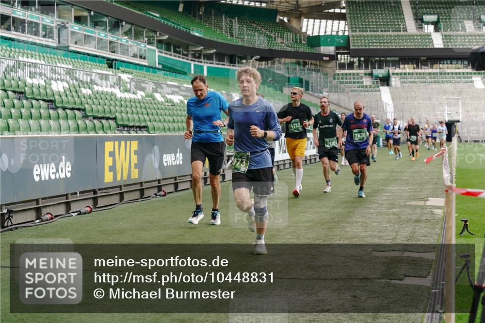 13.09.2026 - 21. swb-Marathon Bremen Michael Burmester http://msf.ph/oto/10448831 13.09.2026 12:48:01 Laufen im Stadion 382, 384, 621, 826, 868, 889, 1349, 1554, 1872, 1925, 2021, 2266, 2538, 2605, 2646, 2844, 2956, 3110, 3118, 3127, 3196, 3242, 3284, 3297, 3424, 3466, 3520, 3794, 3910, 4025, 4236, 4239, 4614, 4712, 4729, 4732, 4777, 4808, 4992, 5725, 5803, 5976, 6025, 6053, 6058, 6686, 6708, 6784, 6815, 6951, 7064, 7102, 7399, 7538, 7636, 7803, 7814, 7871, 8060, 8334, 8611, 8621, 8706, 8877, 8973, 8980, 8981, 8983, 9010, 9035, 9061, 9429, 9544, 9689, 9813, 9918 meine-sportfotos.de