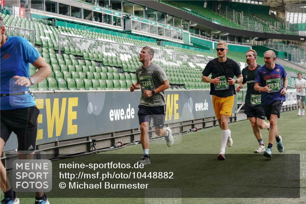 13.09.2026 - 21. swb-Marathon Bremen Michael Burmester http://msf.ph/oto/10448882 13.09.2026 12:48:03 Laufen im Stadion 382, 384, 621, 826, 868, 889, 1349, 1554, 1872, 1925, 2021, 2266, 2538, 2605, 2646, 2844, 2956, 3110, 3118, 3127, 3196, 3242, 3284, 3297, 3424, 3466, 3520, 3794, 3910, 4025, 4236, 4239, 4614, 4712, 4729, 4732, 4777, 4808, 4992, 5725, 5803, 5976, 6025, 6053, 6058, 6686, 6708, 6784, 6815, 6951, 7064, 7102, 7399, 7538, 7636, 7803, 7814, 7871, 7876, 8060, 8334, 8611, 8621, 8706, 8877, 8973, 8980, 8981, 8983, 9010, 9035, 9061, 9429, 9689, 9813, 9918 meine-sportfotos.de