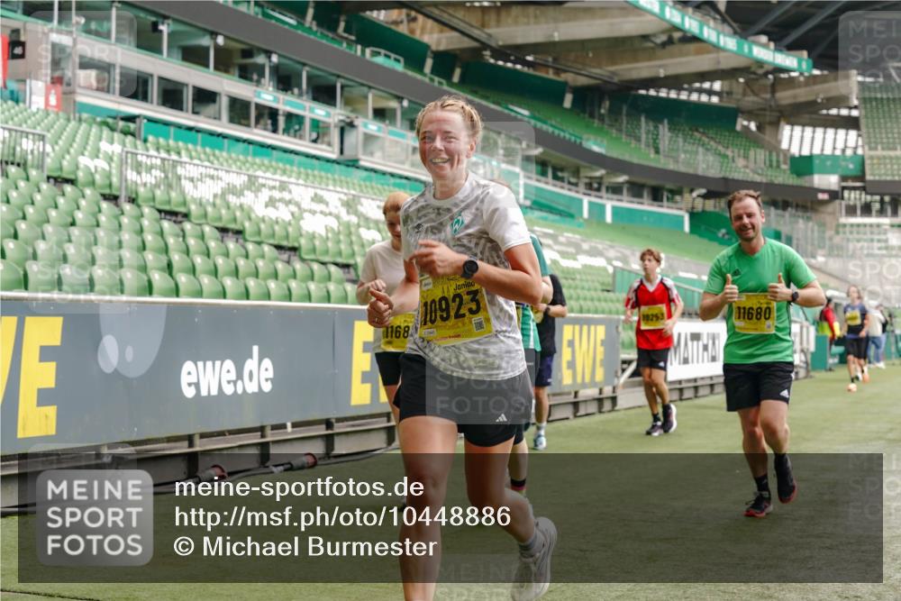13.09.2026 - 21. swb-Marathon Bremen Michael Burmester http://msf.ph/oto/10448886 13.09.2026 10:30:30 Laufen im Stadion 10141, 10162, 10174, 10183, 10193, 10218, 10227, 10233, 10253, 10281, 10284, 10304, 10334, 10339, 10359, 10381, 10392, 10426, 10448, 10452, 10467, 10479, 10515, 10537, 10577, 10585, 10588, 10641, 10652, 10684, 10685, 10714, 10734, 10757, 10761, 10763, 10764, 10765, 10780, 10808, 10821, 10822, 10825, 10827, 10837, 10838, 10840, 10862, 10863, 10884, 10886, 10887, 10906, 10966, 10984, 11002, 11038, 11109, 11350, 11379 meine-sportfotos.de