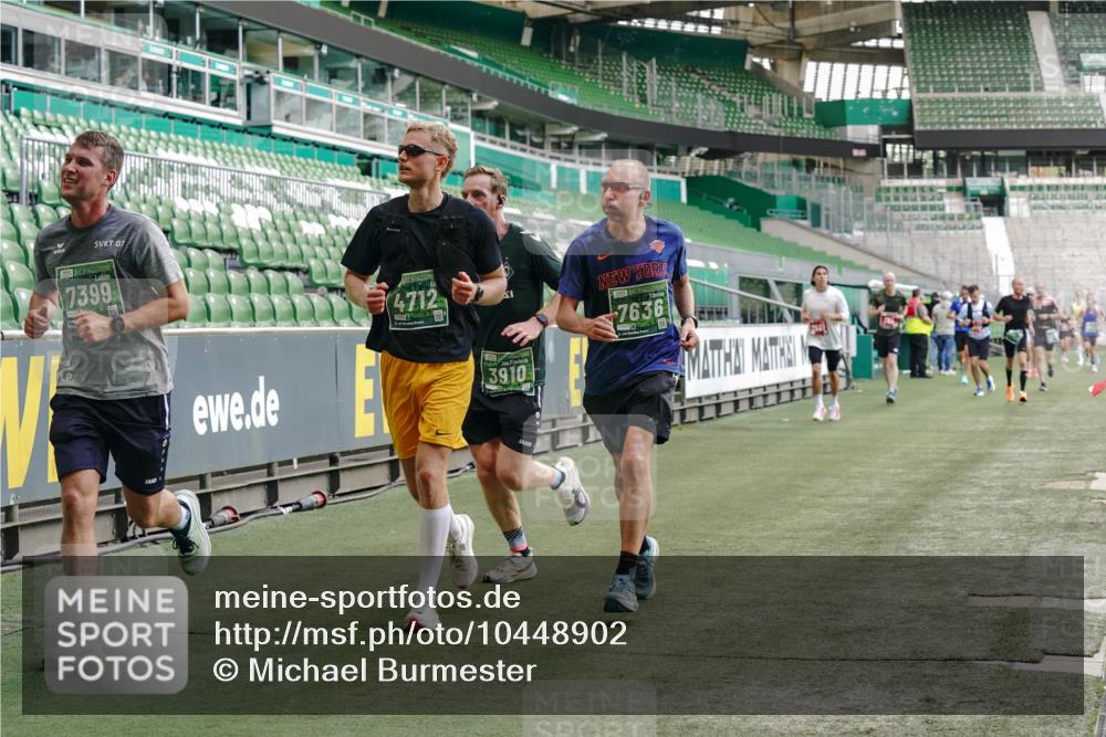 13.09.2026 - 21. swb-Marathon Bremen Michael Burmester http://msf.ph/oto/10448902 13.09.2026 12:48:03 Laufen im Stadion 382, 384, 621, 826, 868, 889, 1349, 1554, 1872, 1925, 2021, 2266, 2538, 2605, 2646, 2844, 2956, 3110, 3118, 3127, 3196, 3242, 3284, 3297, 3424, 3466, 3520, 3794, 3910, 4025, 4236, 4239, 4614, 4712, 4729, 4732, 4777, 4808, 4992, 5725, 5803, 5976, 6025, 6053, 6058, 6686, 6708, 6784, 6815, 6951, 7064, 7102, 7399, 7538, 7636, 7803, 7814, 7871, 7876, 8060, 8334, 8611, 8621, 8706, 8877, 8973, 8980, 8981, 8983, 9010, 9035, 9061, 9429, 9689, 9813, 9918 meine-sportfotos.de