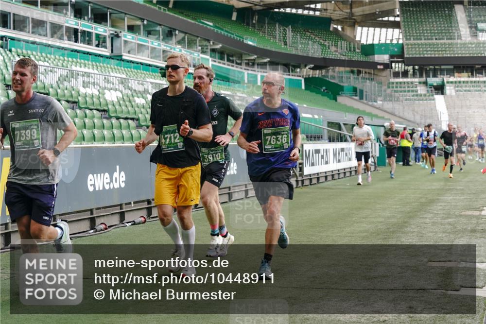 13.09.2026 - 21. swb-Marathon Bremen Michael Burmester http://msf.ph/oto/10448911 13.09.2026 12:48:04 Laufen im Stadion 382, 384, 621, 826, 868, 889, 1349, 1554, 1872, 1925, 2021, 2266, 2538, 2605, 2646, 2844, 2956, 3110, 3118, 3127, 3196, 3242, 3276, 3284, 3297, 3424, 3466, 3520, 3794, 3910, 4025, 4236, 4239, 4614, 4712, 4729, 4732, 4777, 4808, 4992, 5725, 5803, 5976, 6025, 6053, 6058, 6686, 6708, 6784, 6815, 6951, 7064, 7102, 7399, 7538, 7636, 7803, 7814, 7871, 7876, 8060, 8334, 8611, 8621, 8706, 8877, 8973, 8980, 8981, 8983, 9010, 9035, 9061, 9429, 9689, 9813, 9918 meine-sportfotos.de