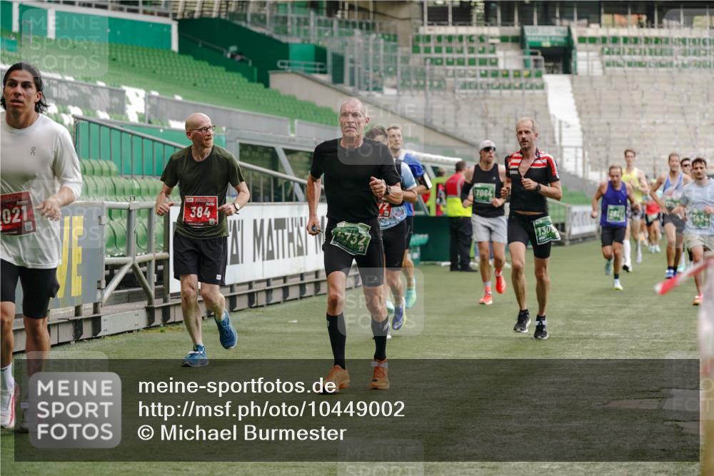 13.09.2026 - 21. swb-Marathon Bremen Michael Burmester http://msf.ph/oto/10449002 13.09.2026 12:48:08 Laufen im Stadion 382, 384, 572, 621, 826, 868, 889, 1349, 1554, 1872, 1925, 2266, 2538, 2605, 2646, 2844, 2956, 3110, 3118, 3127, 3196, 3242, 3276, 3284, 3297, 3424, 3466, 3520, 3794, 3910, 4025, 4082, 4239, 4614, 4712, 4729, 4732, 4777, 4808, 4992, 5424, 5725, 5803, 5976, 6025, 6053, 6058, 6686, 6708, 6784, 6815, 6951, 7064, 7102, 7399, 7538, 7636, 7803, 7814, 7871, 7876, 8060, 8334, 8611, 8621, 8706, 8877, 8973, 8980, 8981, 9010, 9035, 9061, 9429, 9689, 9813, 9918 meine-sportfotos.de