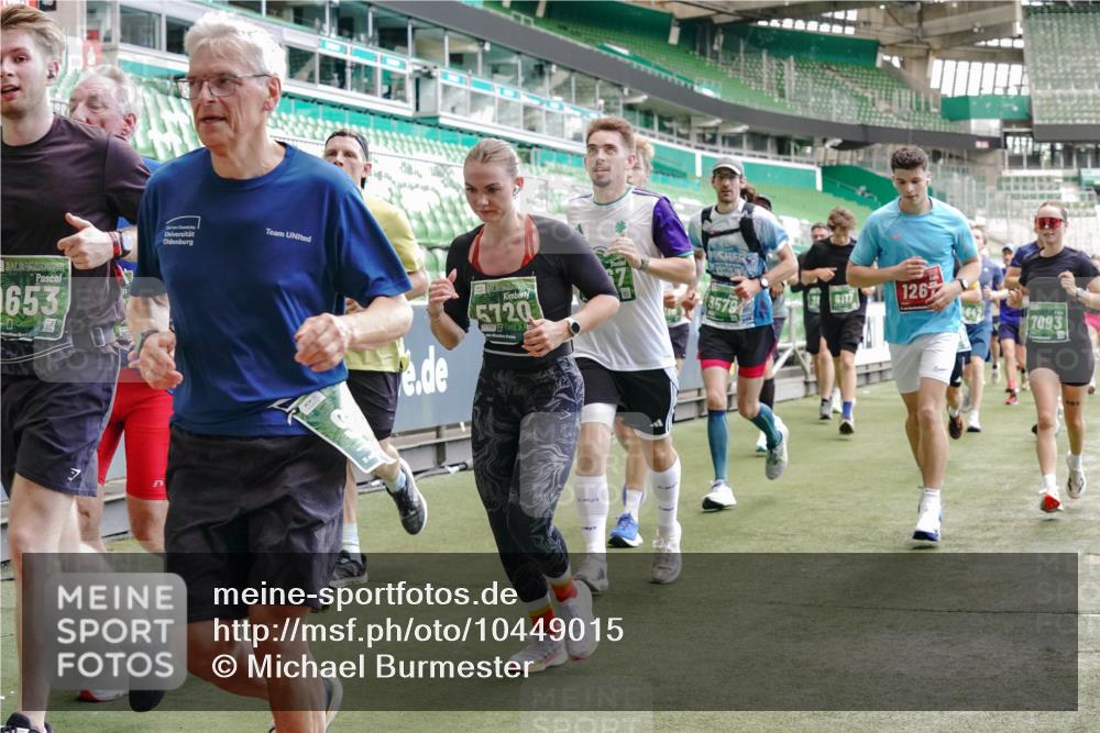 13.09.2026 - 21. swb-Marathon Bremen Michael Burmester http://msf.ph/oto/10449015 13.09.2026 13:08:59 Laufen im Stadion 164, 383, 391, 532, 549, 551, 563, 625, 800, 808, 809, 813, 884, 898, 911, 1025, 1072, 1124, 1150, 1173, 1210, 1285, 1289, 1322, 1364, 1395, 1398, 1532, 1559, 1688, 1831, 1880, 1899, 2003, 2041, 2208, 2215, 2229, 2232, 2243, 2366, 2380, 2405, 2413, 2429, 2441, 2467, 2471, 2492, 2525, 2565, 2594, 2611, 2635, 2692, 2727, 2782, 2802, 2823, 2831, 2841, 2866, 2897, 2930, 2931, 2941, 2949, 3032, 3316, 3327, 3333, 3398, 3437, 3707, 3769, 109 meine-sportfotos.de