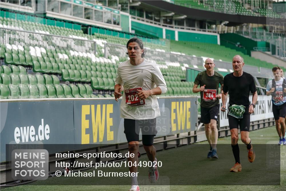 13.09.2026 - 21. swb-Marathon Bremen Michael Burmester http://msf.ph/oto/10449020 13.09.2026 12:48:09 Laufen im Stadion 382, 384, 572, 621, 826, 868, 889, 1349, 1554, 1872, 1925, 2266, 2538, 2605, 2646, 2844, 2956, 3110, 3118, 3127, 3196, 3242, 3276, 3284, 3297, 3424, 3466, 3520, 3794, 3910, 4025, 4082, 4239, 4614, 4712, 4729, 4732, 4777, 4808, 4992, 5424, 5725, 5803, 5976, 6025, 6053, 6058, 6686, 6708, 6784, 6815, 6951, 7064, 7102, 7399, 7538, 7636, 7803, 7814, 7871, 7876, 8060, 8334, 8611, 8621, 8706, 8877, 8973, 8980, 8981, 9010, 9035, 9061, 9429, 9689, 9813, 9918 meine-sportfotos.de