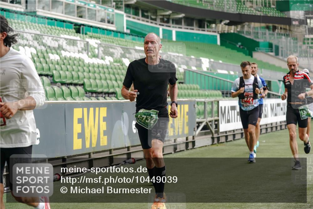13.09.2026 - 21. swb-Marathon Bremen Michael Burmester http://msf.ph/oto/10449039 13.09.2026 12:48:11 Laufen im Stadion 382, 384, 572, 621, 826, 868, 889, 1349, 1554, 1872, 1925, 2266, 2538, 2605, 2646, 2844, 2956, 3110, 3118, 3127, 3196, 3242, 3276, 3284, 3297, 3424, 3466, 3520, 3794, 3910, 4025, 4082, 4239, 4614, 4712, 4729, 4732, 4808, 4992, 5424, 5517, 5725, 5803, 5976, 6025, 6053, 6058, 6686, 6708, 6784, 6951, 7064, 7102, 7399, 7538, 7636, 7803, 7814, 7871, 7876, 8060, 8334, 8611, 8621, 8706, 8877, 8973, 8980, 8981, 9010, 9035, 9061, 9429, 9689, 9813, 9918 meine-sportfotos.de