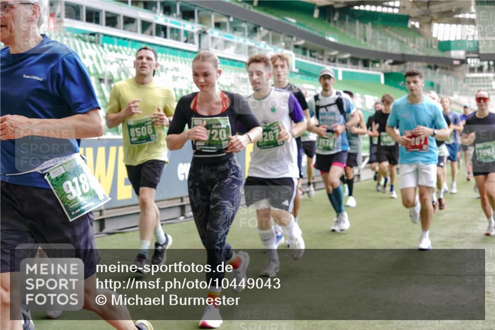 13.09.2026 - 21. swb-Marathon Bremen Michael Burmester http://msf.ph/oto/10449043 13.09.2026 13:08:59 Laufen im Stadion 164, 383, 391, 532, 549, 551, 563, 625, 800, 808, 809, 813, 884, 898, 911, 1025, 1072, 1124, 1150, 1173, 1210, 1285, 1289, 1322, 1364, 1395, 1398, 1532, 1559, 1688, 1831, 1880, 1899, 2003, 2041, 2208, 2215, 2229, 2232, 2243, 2366, 2380, 2405, 2413, 2429, 2441, 2467, 2471, 2492, 2525, 2565, 2594, 2611, 2635, 2692, 2727, 2782, 2802, 2823, 2831, 2841, 2866, 2897, 2930, 2931, 2941, 2949, 3032, 3316, 3327, 3333, 3398, 3437, 3707, 3769, 109 meine-sportfotos.de