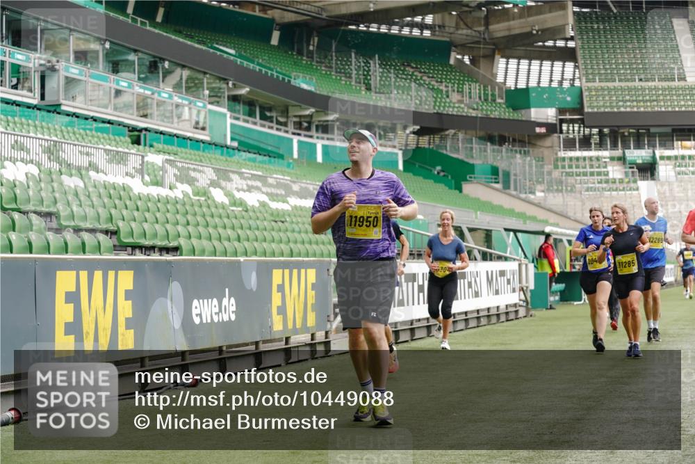 13.09.2026 - 21. swb-Marathon Bremen Michael Burmester http://msf.ph/oto/10449088 13.09.2026 10:30:35 Laufen im Stadion 10141, 10162, 10174, 10183, 10193, 10218, 10227, 10233, 10253, 10281, 10284, 10304, 10334, 10339, 10359, 10381, 10392, 10426, 10448, 10452, 10467, 10471, 10478, 10479, 10515, 10537, 10577, 10579, 10585, 10588, 10641, 10652, 10684, 10685, 10714, 10734, 10757, 10761, 10763, 10764, 10765, 10780, 10808, 10821, 10822, 10825, 10827, 10837, 10838, 10862, 10863, 10884, 10886, 10887, 10906, 10966, 10984, 11002, 11038, 11109, 11350, 11379 meine-sportfotos.de