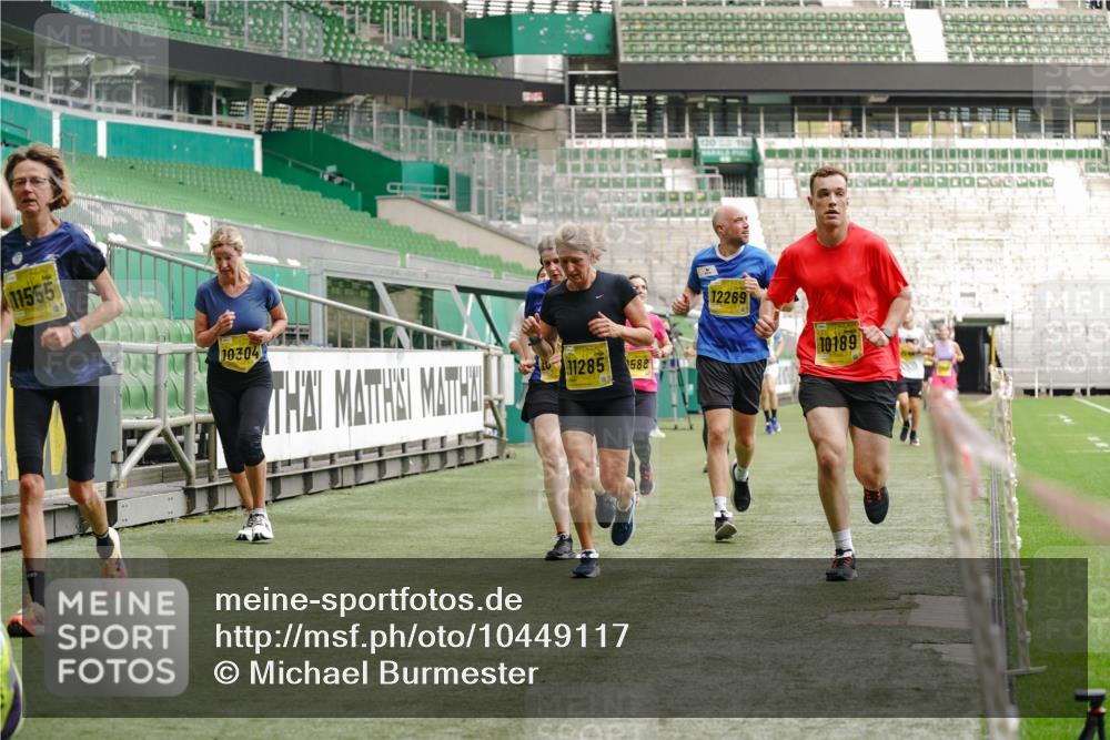 13.09.2026 - 21. swb-Marathon Bremen Michael Burmester http://msf.ph/oto/10449117 13.09.2026 10:30:36 Laufen im Stadion 10141, 10162, 10174, 10183, 10193, 10218, 10227, 10233, 10253, 10281, 10284, 10304, 10334, 10339, 10359, 10381, 10392, 10426, 10448, 10452, 10467, 10471, 10478, 10479, 10515, 10537, 10577, 10579, 10585, 10588, 10641, 10652, 10684, 10685, 10714, 10734, 10757, 10761, 10763, 10764, 10765, 10780, 10808, 10821, 10822, 10825, 10827, 10837, 10838, 10862, 10863, 10884, 10886, 10887, 10906, 10966, 10984, 11002, 11038, 11109, 11350, 11379 meine-sportfotos.de