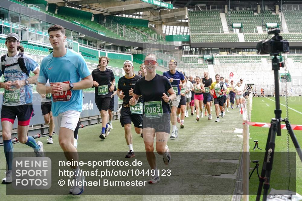 13.09.2026 - 21. swb-Marathon Bremen Michael Burmester http://msf.ph/oto/10449123 13.09.2026 13:09:01 Laufen im Stadion 164, 383, 391, 448, 532, 549, 551, 563, 625, 800, 808, 809, 813, 884, 898, 911, 1025, 1072, 1124, 1150, 1173, 1210, 1285, 1289, 1322, 1364, 1395, 1398, 1559, 1688, 1831, 1880, 1899, 2003, 2041, 2208, 2215, 2229, 2232, 2243, 2366, 2380, 2405, 2413, 2429, 2441, 2467, 2471, 2492, 2525, 2565, 2573, 2594, 2611, 2635, 2692, 2727, 2782, 2802, 2823, 2831, 2841, 2866, 2897, 2930, 2931, 2941, 3032, 3316, 3327, 3333, 3398, 3437, 3707, 3769, 109 meine-sportfotos.de