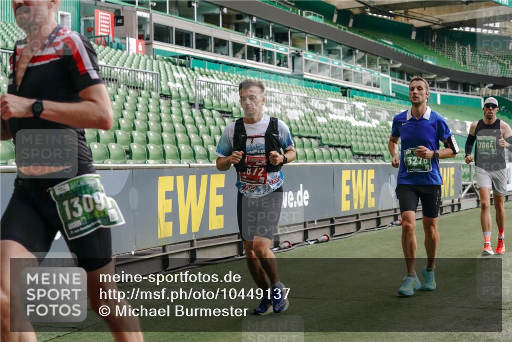 13.09.2026 - 21. swb-Marathon Bremen Michael Burmester http://msf.ph/oto/10449137 13.09.2026 12:48:15 Laufen im Stadion 382, 384, 572, 621, 826, 868, 889, 1349, 1554, 1872, 1925, 2266, 2287, 2538, 2605, 2646, 2844, 2956, 3110, 3118, 3127, 3242, 3276, 3284, 3297, 3424, 3466, 3520, 3794, 3910, 4025, 4082, 4239, 4614, 4712, 4729, 4732, 4808, 4898, 4992, 5424, 5517, 5725, 5803, 5976, 6025, 6058, 6708, 6784, 6951, 7064, 7102, 7399, 7538, 7636, 7803, 7814, 7871, 7876, 8060, 8334, 8611, 8621, 8706, 8877, 8973, 8980, 8981, 9010, 9035, 9061, 9429, 9689, 9918 meine-sportfotos.de