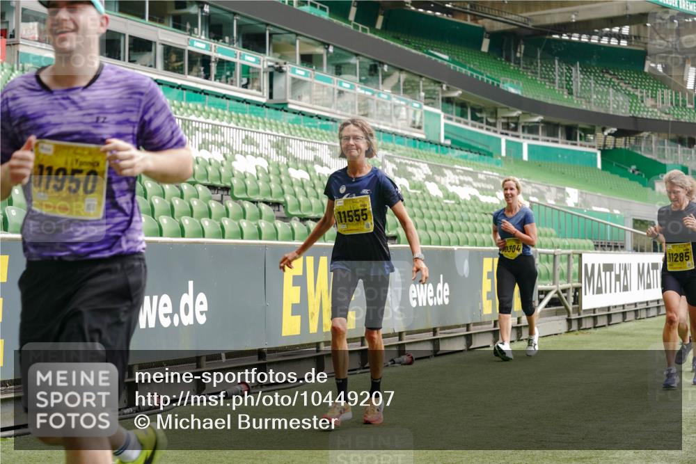 13.09.2026 - 21. swb-Marathon Bremen Michael Burmester http://msf.ph/oto/10449207 13.09.2026 10:30:38 Laufen im Stadion 10141, 10162, 10174, 10183, 10193, 10218, 10227, 10233, 10253, 10281, 10284, 10304, 10334, 10339, 10359, 10381, 10392, 10426, 10448, 10452, 10467, 10471, 10478, 10479, 10515, 10537, 10577, 10579, 10585, 10588, 10641, 10652, 10684, 10685, 10714, 10734, 10757, 10761, 10764, 10765, 10780, 10808, 10821, 10822, 10825, 10827, 10837, 10838, 10862, 10863, 10884, 10886, 10887, 10906, 10966, 10984, 11002, 11038, 11109, 11350, 11379 meine-sportfotos.de