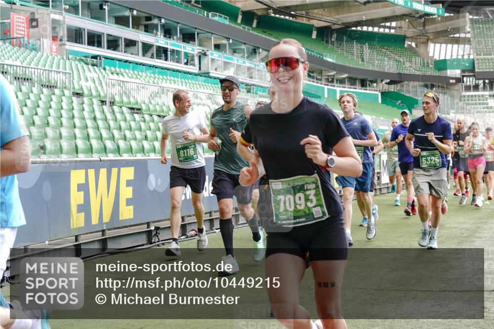 13.09.2026 - 21. swb-Marathon Bremen Michael Burmester http://msf.ph/oto/10449215 13.09.2026 13:09:02 Laufen im Stadion 164, 383, 391, 448, 532, 549, 551, 563, 625, 800, 808, 809, 813, 884, 898, 911, 1025, 1072, 1124, 1150, 1210, 1285, 1289, 1322, 1364, 1395, 1398, 1559, 1688, 1831, 1880, 1899, 2003, 2041, 2208, 2215, 2229, 2232, 2243, 2366, 2380, 2405, 2413, 2429, 2441, 2467, 2471, 2492, 2525, 2565, 2573, 2594, 2611, 2635, 2692, 2727, 2782, 2802, 2823, 2831, 2841, 2866, 2897, 2930, 2931, 2941, 3032, 3316, 3327, 3333, 3398, 3437, 3707, 3769, 109 meine-sportfotos.de