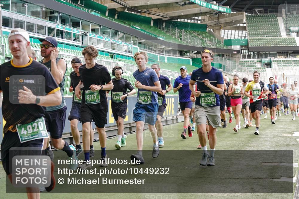 13.09.2026 - 21. swb-Marathon Bremen Michael Burmester http://msf.ph/oto/10449232 13.09.2026 13:09:02 Laufen im Stadion 164, 383, 391, 448, 532, 549, 551, 563, 625, 800, 808, 809, 813, 884, 898, 911, 1025, 1072, 1124, 1150, 1210, 1285, 1289, 1322, 1364, 1395, 1398, 1559, 1688, 1831, 1880, 1899, 2003, 2041, 2208, 2215, 2229, 2232, 2243, 2366, 2380, 2405, 2413, 2429, 2441, 2467, 2471, 2492, 2525, 2565, 2573, 2594, 2611, 2635, 2692, 2727, 2782, 2802, 2823, 2831, 2841, 2866, 2897, 2930, 2931, 2941, 3032, 3316, 3327, 3333, 3398, 3437, 3707, 3769, 109 meine-sportfotos.de