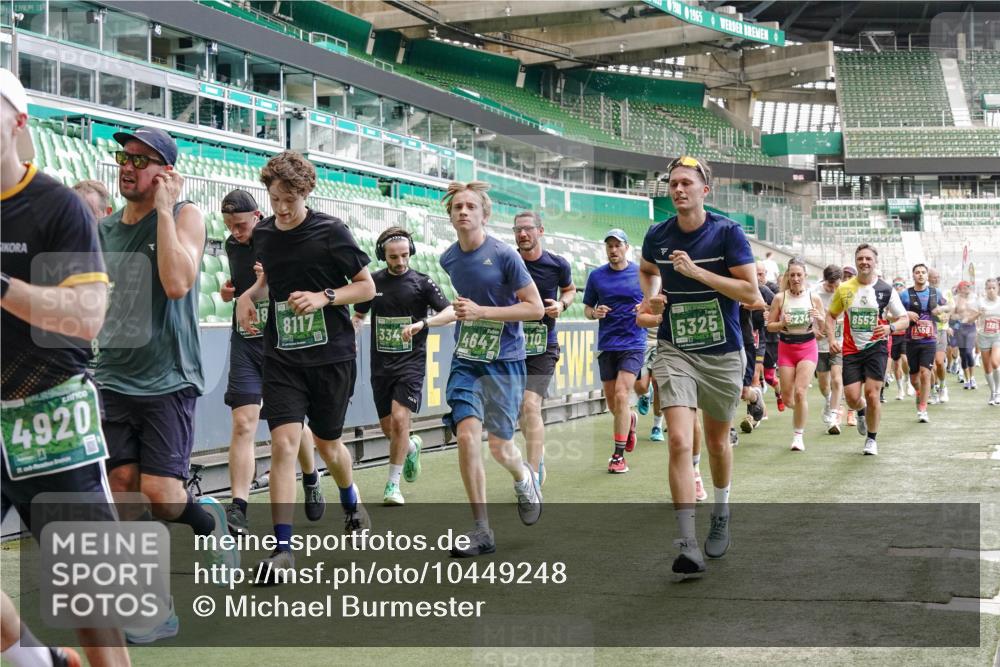 13.09.2026 - 21. swb-Marathon Bremen Michael Burmester http://msf.ph/oto/10449248 13.09.2026 13:09:03 Laufen im Stadion 164, 383, 391, 448, 532, 549, 551, 563, 625, 800, 808, 809, 813, 884, 898, 911, 1025, 1072, 1124, 1150, 1210, 1285, 1289, 1322, 1364, 1395, 1398, 1559, 1688, 1831, 1880, 1899, 2003, 2041, 2208, 2215, 2229, 2232, 2243, 2366, 2380, 2405, 2413, 2429, 2441, 2467, 2471, 2492, 2525, 2565, 2573, 2594, 2611, 2635, 2692, 2727, 2782, 2802, 2823, 2831, 2841, 2866, 2897, 2930, 2931, 2941, 3032, 3316, 3327, 3333, 3398, 3437, 3707, 3769, 109 meine-sportfotos.de