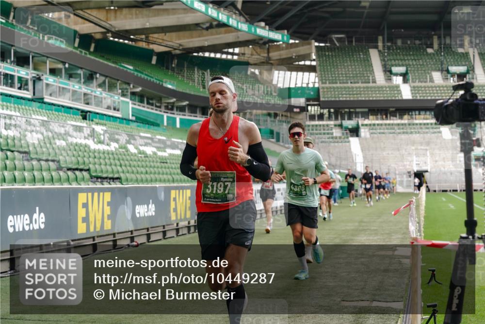 13.09.2026 - 21. swb-Marathon Bremen Michael Burmester http://msf.ph/oto/10449287 13.09.2026 12:48:20 Laufen im Stadion 382, 384, 524, 572, 621, 826, 868, 889, 1349, 1554, 1872, 1925, 2266, 2287, 2538, 2605, 2646, 2844, 2956, 3110, 3118, 3127, 3197, 3242, 3276, 3284, 3297, 3424, 3466, 3520, 3794, 3910, 4025, 4082, 4239, 4614, 4712, 4729, 4732, 4808, 4898, 4992, 5424, 5517, 5725, 5803, 5976, 6025, 6058, 6692, 6708, 6784, 6951, 7064, 7102, 7399, 7538, 7636, 7803, 7871, 7876, 8060, 8611, 8621, 8706, 8877, 8973, 8980, 8981, 9010, 9035, 9061, 9429, 9689, 9918 meine-sportfotos.de