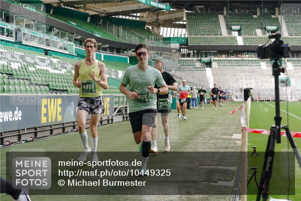 13.09.2026 - 21. swb-Marathon Bremen Michael Burmester http://msf.ph/oto/10449325 13.09.2026 12:48:21 Laufen im Stadion 382, 384, 524, 572, 621, 826, 868, 889, 1349, 1554, 1872, 1925, 2266, 2287, 2538, 2605, 2646, 2844, 2956, 3110, 3118, 3127, 3197, 3242, 3276, 3284, 3297, 3424, 3466, 3520, 3794, 3910, 4025, 4082, 4239, 4614, 4712, 4729, 4732, 4808, 4898, 4992, 5424, 5517, 5725, 5803, 5976, 6025, 6058, 6692, 6708, 6784, 6951, 7064, 7102, 7399, 7538, 7636, 7803, 7871, 7876, 8060, 8611, 8621, 8706, 8877, 8973, 8980, 8981, 9010, 9035, 9061, 9429, 9689, 9918 meine-sportfotos.de