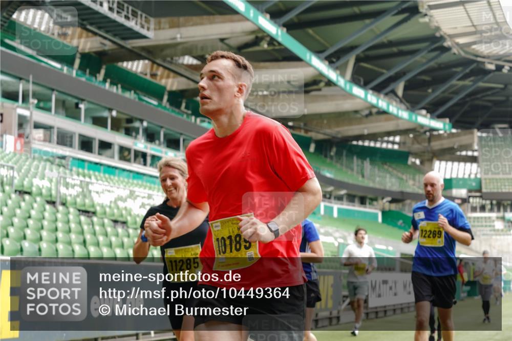 13.09.2026 - 21. swb-Marathon Bremen Michael Burmester http://msf.ph/oto/10449364 13.09.2026 10:30:40 Laufen im Stadion 10141, 10146, 10162, 10174, 10183, 10193, 10218, 10222, 10227, 10233, 10253, 10281, 10284, 10304, 10334, 10339, 10359, 10381, 10392, 10426, 10448, 10452, 10467, 10471, 10478, 10479, 10515, 10537, 10577, 10579, 10585, 10588, 10626, 10641, 10652, 10684, 10685, 10708, 10714, 10734, 10757, 10761, 10764, 10765, 10780, 10808, 10821, 10822, 10825, 10827, 10837, 10838, 10862, 10863, 10884, 10886, 10887, 10906, 10966, 10984, 11002, 11038, 11109, 11350, 11379 meine-sportfotos.de