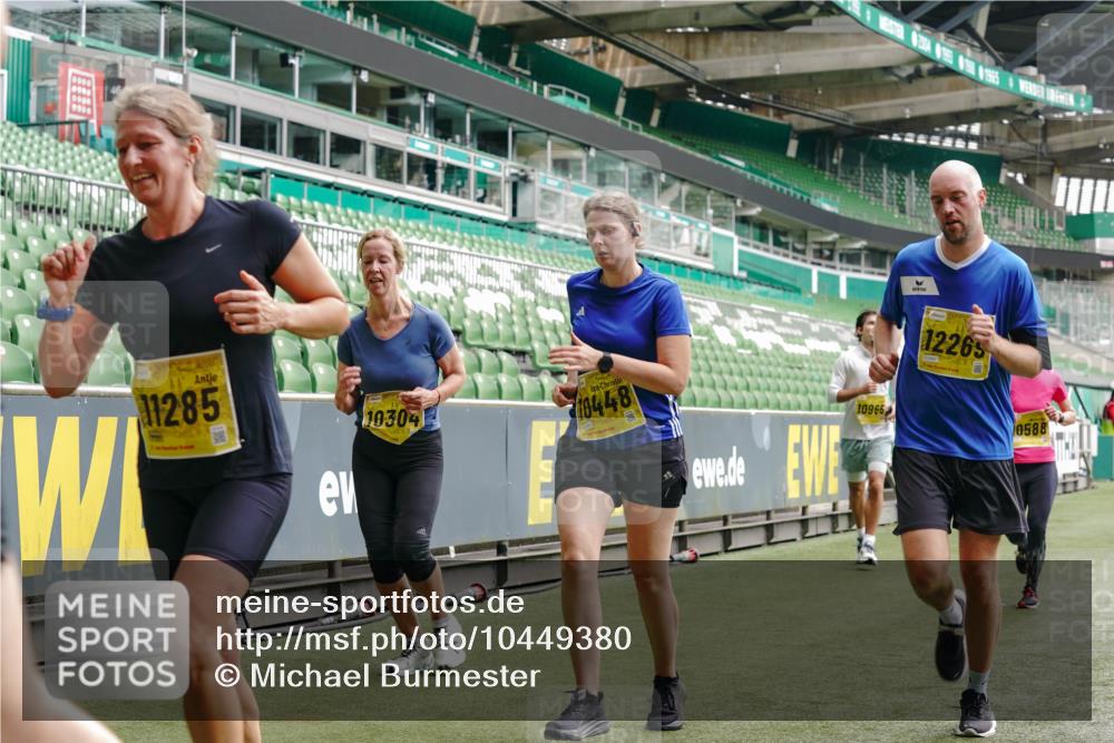 13.09.2026 - 21. swb-Marathon Bremen Michael Burmester http://msf.ph/oto/10449380 13.09.2026 10:30:41 Laufen im Stadion 10141, 10146, 10162, 10174, 10193, 10218, 10222, 10227, 10233, 10253, 10281, 10284, 10304, 10334, 10339, 10359, 10381, 10392, 10426, 10448, 10452, 10467, 10471, 10478, 10479, 10515, 10537, 10577, 10579, 10585, 10588, 10626, 10641, 10652, 10684, 10685, 10708, 10714, 10734, 10757, 10761, 10764, 10765, 10780, 10808, 10821, 10822, 10825, 10827, 10837, 10838, 10862, 10863, 10884, 10886, 10887, 10906, 10966, 10984, 11002, 11038, 11109, 11350, 11379 meine-sportfotos.de