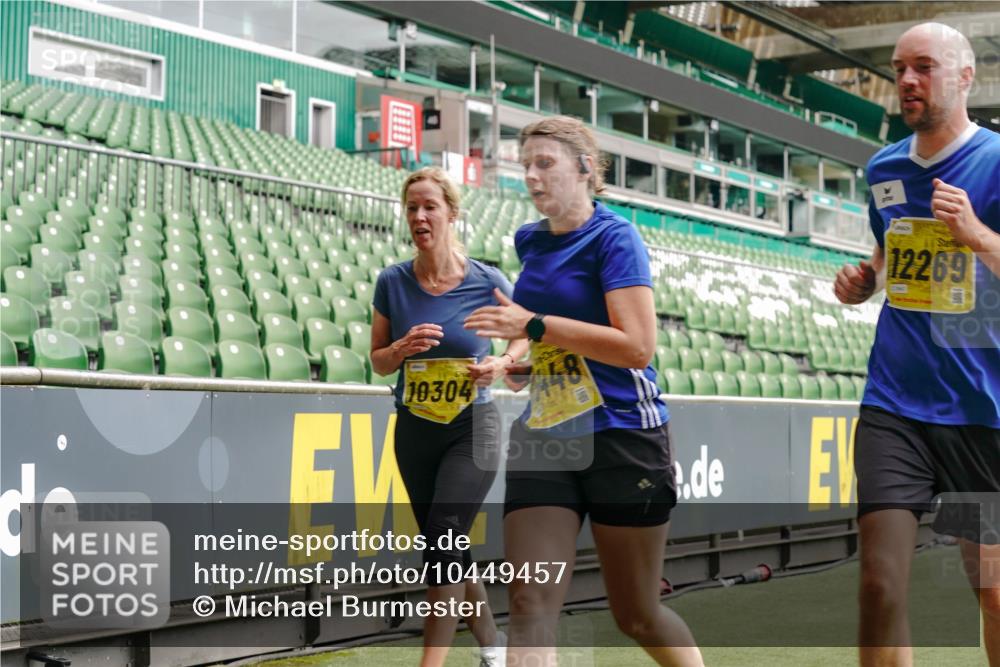 13.09.2026 - 21. swb-Marathon Bremen Michael Burmester http://msf.ph/oto/10449457 13.09.2026 10:30:42 Laufen im Stadion 10141, 10146, 10162, 10174, 10193, 10218, 10222, 10227, 10233, 10253, 10281, 10284, 10304, 10334, 10339, 10359, 10381, 10392, 10448, 10452, 10467, 10471, 10478, 10479, 10515, 10537, 10577, 10579, 10585, 10588, 10626, 10641, 10652, 10684, 10685, 10708, 10714, 10734, 10757, 10761, 10764, 10765, 10780, 10808, 10821, 10822, 10825, 10827, 10837, 10838, 10862, 10863, 10884, 10886, 10887, 10906, 10966, 10984, 11002, 11038, 11109, 11350, 11379 meine-sportfotos.de