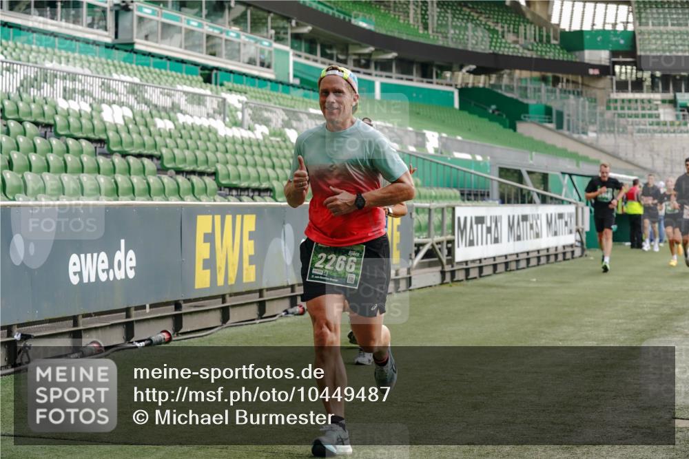 13.09.2026 - 21. swb-Marathon Bremen Michael Burmester http://msf.ph/oto/10449487 13.09.2026 12:48:27 Laufen im Stadion 382, 384, 524, 572, 621, 826, 889, 899, 1349, 1554, 1723, 1872, 1925, 2266, 2287, 2605, 2646, 2844, 2956, 3043, 3110, 3118, 3127, 3197, 3242, 3276, 3284, 3297, 3424, 3466, 3520, 3794, 3910, 3973, 4025, 4082, 4239, 4247, 4614, 4712, 4729, 4732, 4808, 4852, 4898, 4992, 5424, 5517, 5648, 5725, 5803, 5976, 6025, 6058, 6692, 6708, 6784, 6951, 7064, 7102, 7399, 7538, 7636, 7803, 7876, 8060, 8611, 8621, 8706, 8877, 8973, 8980, 8981, 9010, 9035, 9061, 9429, 9689, 9918 meine-sportfotos.de
