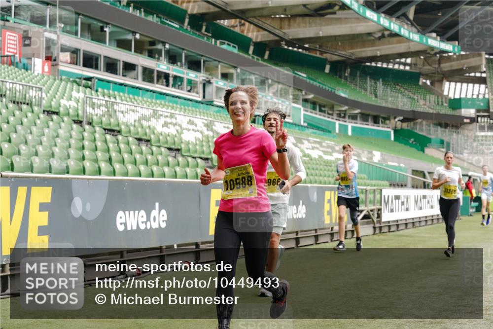 13.09.2026 - 21. swb-Marathon Bremen Michael Burmester http://msf.ph/oto/10449493 13.09.2026 10:30:43 Laufen im Stadion 10141, 10146, 10162, 10174, 10193, 10218, 10222, 10227, 10233, 10253, 10281, 10284, 10304, 10334, 10339, 10359, 10381, 10392, 10448, 10452, 10467, 10471, 10478, 10479, 10515, 10537, 10577, 10579, 10585, 10588, 10589, 10626, 10641, 10652, 10684, 10685, 10708, 10714, 10734, 10757, 10761, 10764, 10765, 10780, 10808, 10821, 10822, 10825, 10827, 10837, 10838, 10862, 10863, 10884, 10886, 10887, 10906, 10966, 10984, 11002, 11038, 11109, 11350, 11379 meine-sportfotos.de