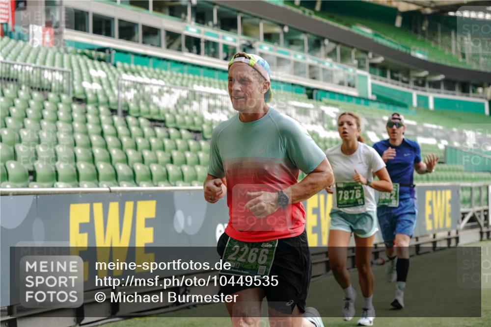 13.09.2026 - 21. swb-Marathon Bremen Michael Burmester http://msf.ph/oto/10449535 13.09.2026 12:48:27 Laufen im Stadion 382, 384, 524, 572, 621, 826, 889, 899, 1349, 1554, 1723, 1872, 1925, 2266, 2287, 2605, 2646, 2844, 2956, 3043, 3110, 3118, 3127, 3197, 3242, 3276, 3284, 3297, 3424, 3466, 3520, 3794, 3910, 3973, 4025, 4082, 4239, 4247, 4614, 4712, 4729, 4732, 4808, 4852, 4898, 4992, 5424, 5517, 5648, 5725, 5803, 5976, 6025, 6058, 6692, 6708, 6784, 6951, 7064, 7102, 7399, 7538, 7636, 7803, 7876, 8060, 8611, 8621, 8706, 8877, 8973, 8980, 8981, 9010, 9035, 9061, 9429, 9689, 9918 meine-sportfotos.de