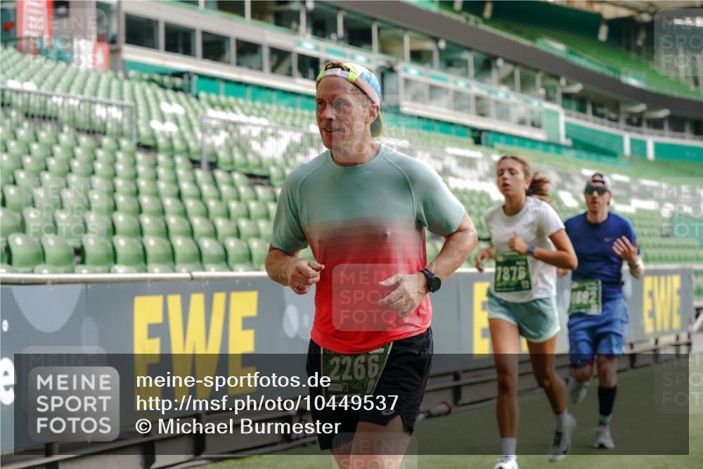 13.09.2026 - 21. swb-Marathon Bremen Michael Burmester http://msf.ph/oto/10449537 13.09.2026 12:48:27 Laufen im Stadion 382, 384, 524, 572, 621, 826, 889, 899, 1349, 1554, 1723, 1872, 1925, 2266, 2287, 2605, 2646, 2844, 2956, 3043, 3110, 3118, 3127, 3197, 3242, 3276, 3284, 3297, 3424, 3466, 3520, 3794, 3910, 3973, 4025, 4082, 4239, 4247, 4614, 4712, 4729, 4732, 4808, 4852, 4898, 4992, 5424, 5517, 5648, 5725, 5803, 5976, 6025, 6058, 6692, 6708, 6784, 6951, 7064, 7102, 7399, 7538, 7636, 7803, 7876, 8060, 8611, 8621, 8706, 8877, 8973, 8980, 8981, 9010, 9035, 9061, 9429, 9689, 9918 meine-sportfotos.de