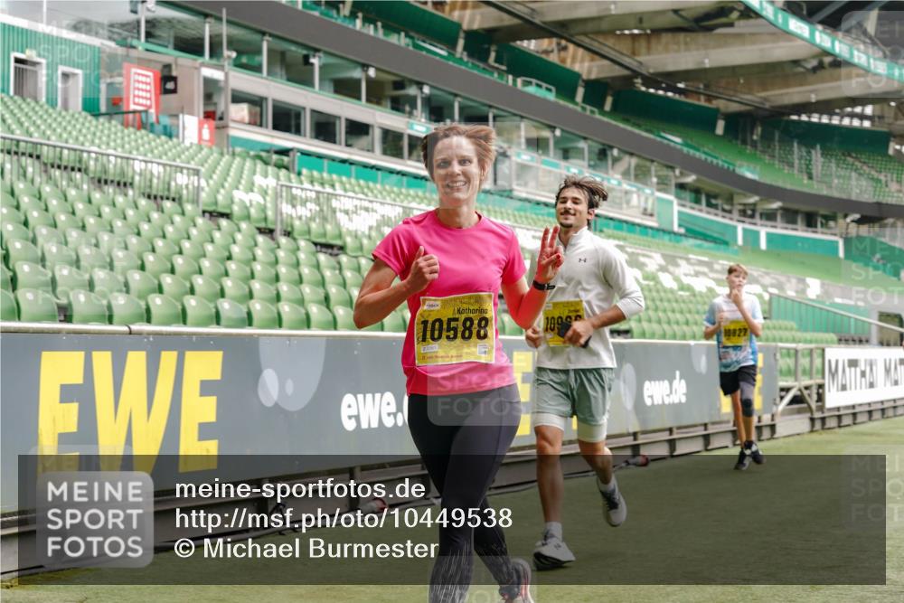 13.09.2026 - 21. swb-Marathon Bremen Michael Burmester http://msf.ph/oto/10449538 13.09.2026 10:30:43 Laufen im Stadion 10141, 10146, 10162, 10174, 10193, 10218, 10222, 10227, 10233, 10253, 10281, 10284, 10304, 10334, 10339, 10359, 10381, 10392, 10448, 10452, 10467, 10471, 10478, 10479, 10515, 10537, 10577, 10579, 10585, 10588, 10589, 10626, 10641, 10652, 10684, 10685, 10708, 10714, 10734, 10757, 10761, 10764, 10765, 10780, 10808, 10821, 10822, 10825, 10827, 10837, 10838, 10862, 10863, 10884, 10886, 10887, 10906, 10966, 10984, 11002, 11038, 11109, 11350, 11379 meine-sportfotos.de