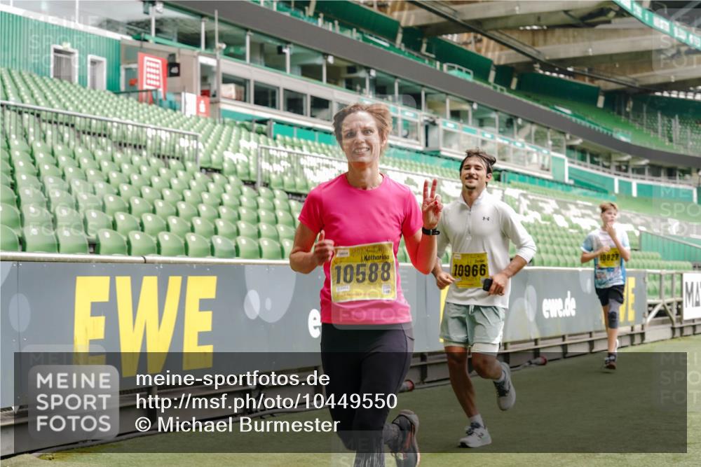 13.09.2026 - 21. swb-Marathon Bremen Michael Burmester http://msf.ph/oto/10449550 13.09.2026 10:30:44 Laufen im Stadion 10141, 10146, 10162, 10174, 10193, 10218, 10222, 10227, 10233, 10253, 10281, 10284, 10304, 10334, 10339, 10359, 10381, 10392, 10448, 10452, 10467, 10471, 10478, 10479, 10515, 10537, 10577, 10579, 10585, 10588, 10589, 10626, 10641, 10652, 10684, 10685, 10708, 10714, 10734, 10757, 10761, 10764, 10765, 10780, 10808, 10821, 10822, 10825, 10827, 10837, 10838, 10862, 10863, 10884, 10886, 10887, 10906, 10966, 10984, 11002, 11038, 11109, 11350, 11379 meine-sportfotos.de