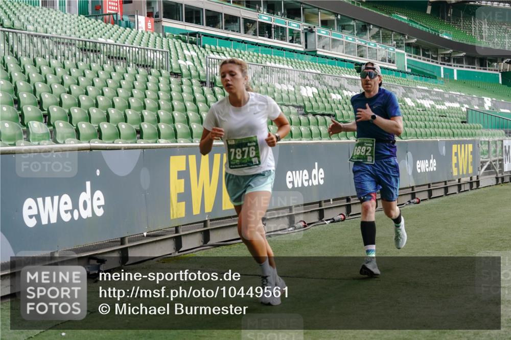 13.09.2026 - 21. swb-Marathon Bremen Michael Burmester http://msf.ph/oto/10449561 13.09.2026 12:48:28 Laufen im Stadion 382, 384, 524, 572, 621, 826, 889, 899, 1349, 1554, 1723, 1872, 1925, 2266, 2287, 2605, 2646, 2844, 2956, 3043, 3110, 3118, 3127, 3197, 3242, 3276, 3284, 3297, 3424, 3466, 3520, 3794, 3910, 3973, 4025, 4082, 4239, 4247, 4614, 4712, 4729, 4732, 4808, 4852, 4898, 4992, 5424, 5517, 5648, 5725, 5803, 5976, 6025, 6058, 6692, 6708, 6784, 6951, 7064, 7102, 7399, 7538, 7636, 7803, 7876, 8060, 8611, 8621, 8706, 8877, 8973, 8980, 8981, 9010, 9035, 9061, 9429, 9689, 9918 meine-sportfotos.de