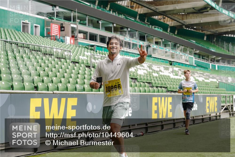 13.09.2026 - 21. swb-Marathon Bremen Michael Burmester http://msf.ph/oto/10449604 13.09.2026 10:30:44 Laufen im Stadion 10141, 10146, 10162, 10174, 10193, 10218, 10222, 10227, 10233, 10253, 10281, 10284, 10304, 10334, 10339, 10359, 10381, 10392, 10448, 10452, 10467, 10471, 10478, 10479, 10515, 10537, 10577, 10579, 10585, 10588, 10589, 10626, 10641, 10652, 10684, 10685, 10708, 10714, 10734, 10757, 10761, 10764, 10765, 10780, 10808, 10821, 10822, 10825, 10827, 10837, 10838, 10862, 10863, 10884, 10886, 10887, 10906, 10966, 10984, 11002, 11038, 11109, 11350, 11379 meine-sportfotos.de