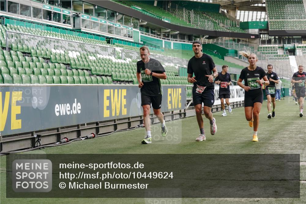 13.09.2026 - 21. swb-Marathon Bremen Michael Burmester http://msf.ph/oto/10449624 13.09.2026 12:48:33 Laufen im Stadion 382, 384, 524, 572, 621, 826, 889, 899, 1349, 1723, 1748, 1872, 1925, 2266, 2287, 2605, 2646, 2844, 2956, 3043, 3110, 3118, 3127, 3197, 3242, 3276, 3284, 3297, 3330, 3466, 3794, 3910, 3973, 4025, 4082, 4239, 4247, 4614, 4712, 4729, 4732, 4808, 4852, 4898, 4990, 4992, 5424, 5517, 5648, 5803, 5976, 6025, 6058, 6692, 6708, 6784, 6951, 7064, 7399, 7538, 7636, 7803, 7876, 8060, 8611, 8621, 8706, 8877, 8973, 8980, 8981, 9010, 9035, 9061, 9429, 9689, 9918 meine-sportfotos.de