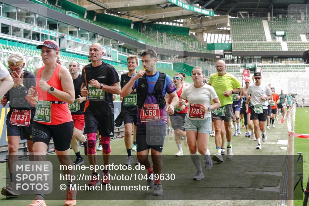 13.09.2026 - 21. swb-Marathon Bremen Michael Burmester http://msf.ph/oto/10449630 13.09.2026 13:09:08 Laufen im Stadion 164, 383, 391, 448, 532, 549, 551, 563, 625, 800, 808, 813, 869, 884, 898, 911, 1025, 1072, 1124, 1150, 1210, 1285, 1289, 1395, 1398, 1559, 1688, 1831, 1880, 1899, 2003, 2041, 2208, 2215, 2229, 2232, 2243, 2366, 2380, 2413, 2429, 2441, 2467, 2471, 2525, 2573, 2594, 2611, 2635, 2692, 2717, 2727, 2782, 2802, 2823, 2831, 2841, 2866, 2897, 2930, 2931, 2941, 3032, 3086, 3291, 3316, 3327, 3333, 3398, 3437, 3707, 3769, 109 meine-sportfotos.de