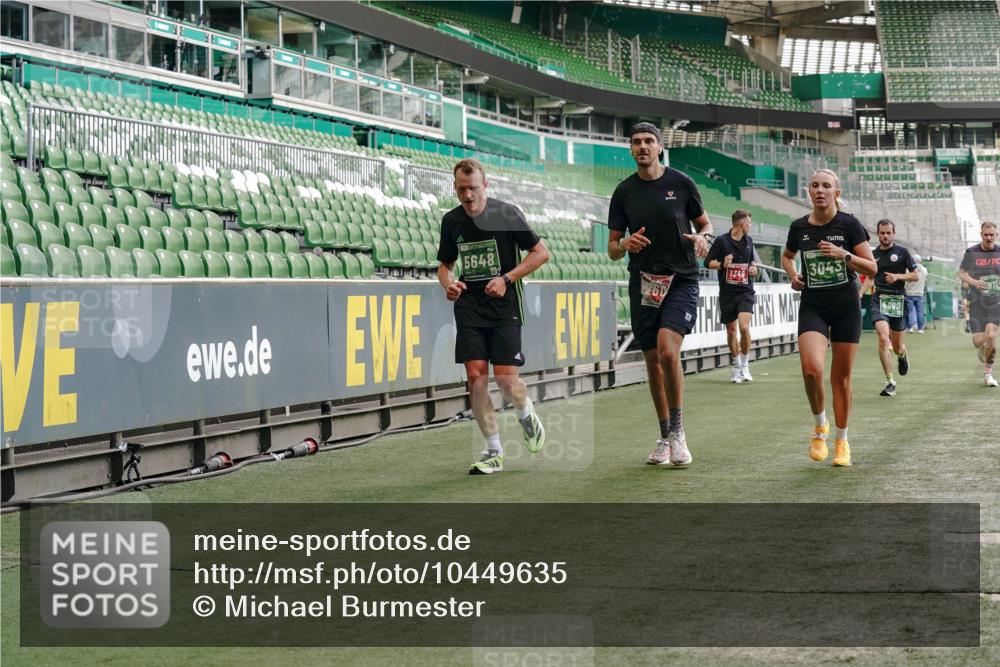 13.09.2026 - 21. swb-Marathon Bremen Michael Burmester http://msf.ph/oto/10449635 13.09.2026 12:48:33 Laufen im Stadion 382, 384, 524, 572, 621, 826, 889, 899, 1349, 1723, 1748, 1872, 1925, 2266, 2287, 2605, 2646, 2844, 2956, 3043, 3110, 3118, 3127, 3197, 3242, 3276, 3284, 3297, 3330, 3466, 3794, 3910, 3973, 4025, 4082, 4239, 4247, 4614, 4712, 4729, 4732, 4808, 4852, 4898, 4990, 4992, 5424, 5517, 5648, 5803, 5976, 6025, 6058, 6692, 6708, 6784, 6951, 7064, 7399, 7538, 7636, 7803, 7876, 8060, 8611, 8621, 8706, 8877, 8973, 8980, 8981, 9010, 9035, 9061, 9429, 9689, 9918 meine-sportfotos.de
